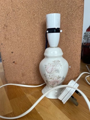 Small vintage lamp base - small,