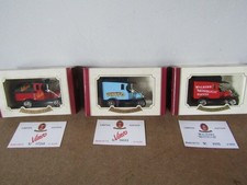 Oxford  Die-Cast  Vans    2  x