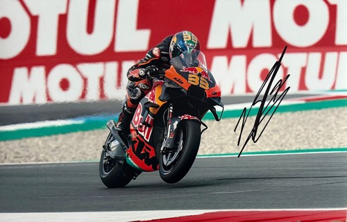 Brad binder hand signed - binder, red