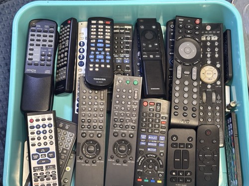 Lot remote controls - of, 22