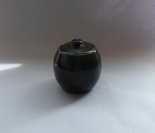 Royal doulton tobacco jar - royal,