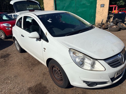 Vauxhall corsa l - white, 3