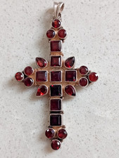 Very Large VINTAGE SOLID STERLING SILVER GARNET CROSS CRUCIFIX PENDANT