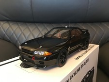 AUTOART 1/18 NISSAN SKYLINE GT-R (R32) PLAIN COLOUR VERSION GLOSS BLACK 89280