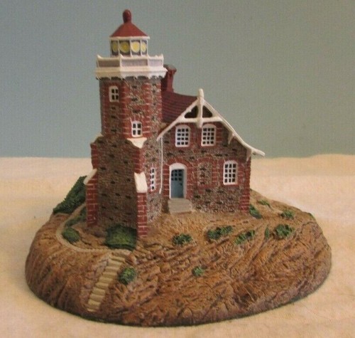 Danbury mint lighthouse - danbury,