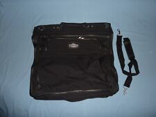 SUIT CARRIER WITH ZIPPED