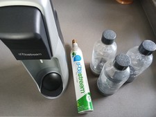 Soda Stream Maker + 3 Bottles