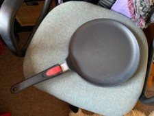 WOLL, TITAN PLUS CREPE PAN WITH 24 cms base, excellent condition