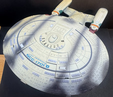 Playmates Star Trek NCC-1701-D