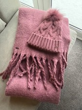 lipsy pink scalf and hat