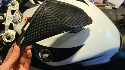 Akrapovic carbon fibre fuel - carbon,