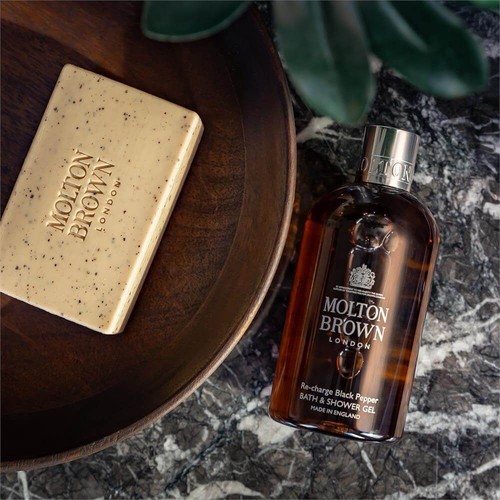 Molton brown charge black - re-charge,