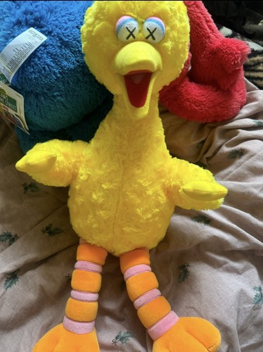 Kaws uniqlo sesame street - kaws, x