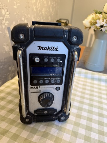 Makita dmr110 dab job site - dmr110,