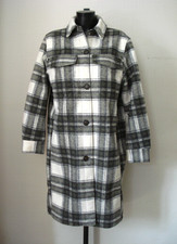 Ladies Lovely Warm  Winter Coat Size M / 14-16