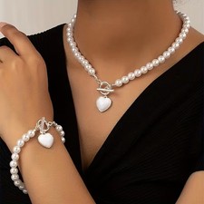 Elegant  Faux Pearl Necklace