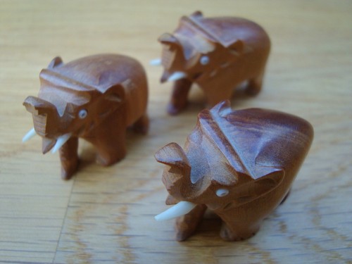 Vintage hand carved miniature - hand,