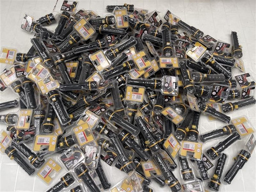 Joblot 100 lloytron - of,