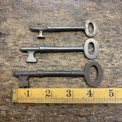 Vintage rusty rim lock key - rim,