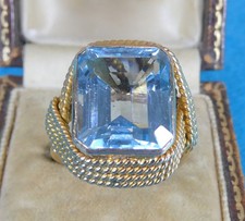 Beautiful 18 Carat Gold Ring