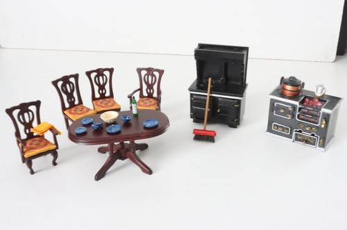 24th scale doll house - doll,