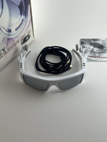 Oakley thump mp3 - white, black