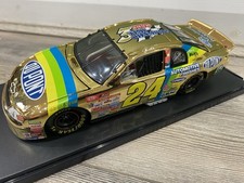 1:24 Jeff Gordon #24 DuPont
