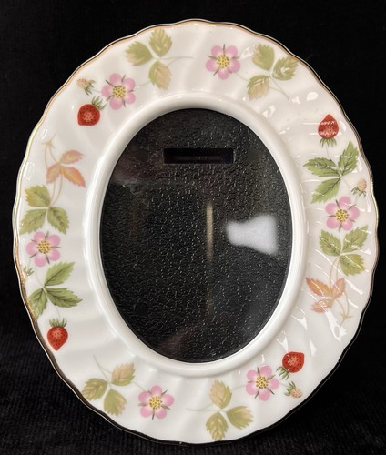 Wedgwood wild strawberry - wedgwood, “wild