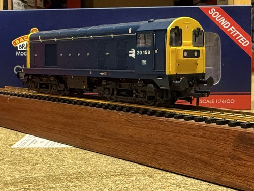 354sf bachmann class 158 - bachmann, 20