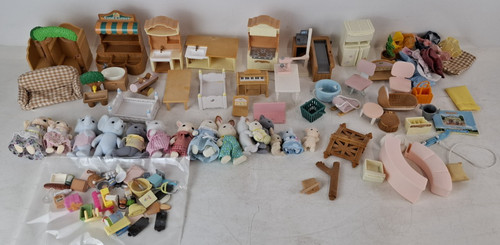Sylvanian families figures - sylvanian,