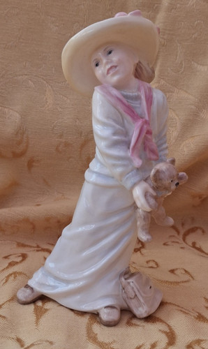 Coalport figurine tuesdays - coalport,