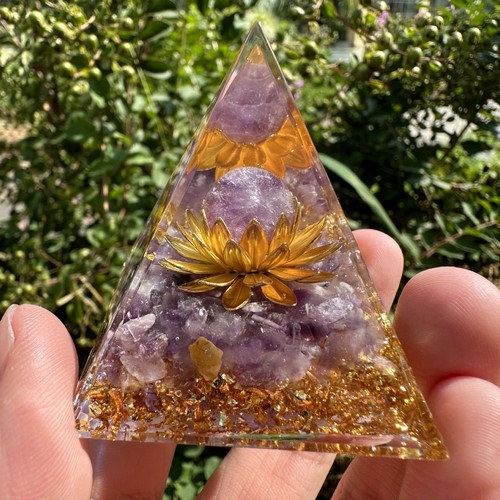 Pyramid ornament amethyst - pyramid,