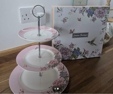 REDUCED Beautiful 3 Tier Cake