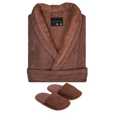 Armani International Faccia