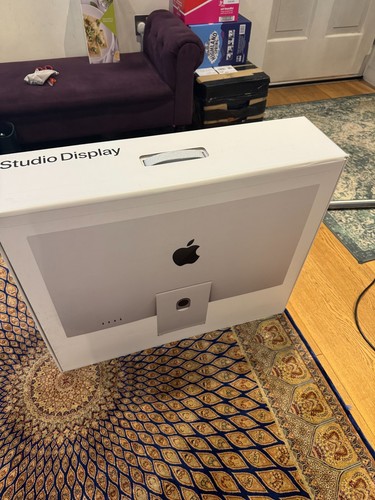 Apple studio display with - studio,