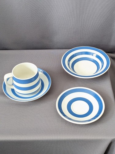 Vintage green cornishware - t.g.,
