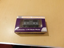 Dapol Livestock wagon - N Y M R in very good boxed condition 8