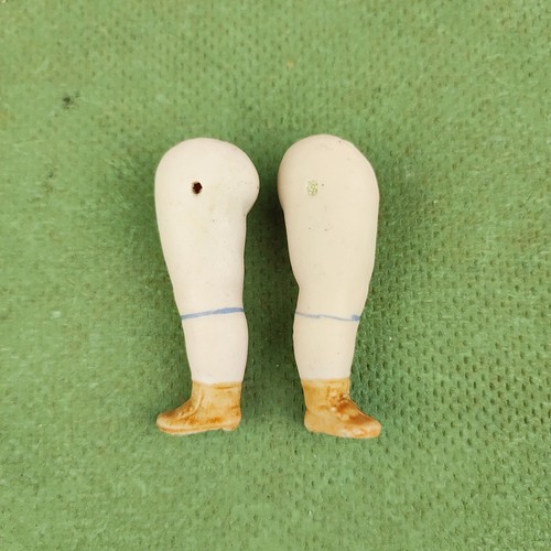 Antique dollhouse doll - , legs