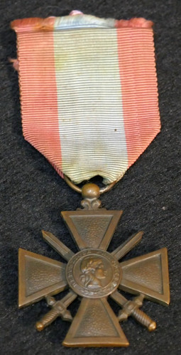 Ww2 french armed forces - armed, medal