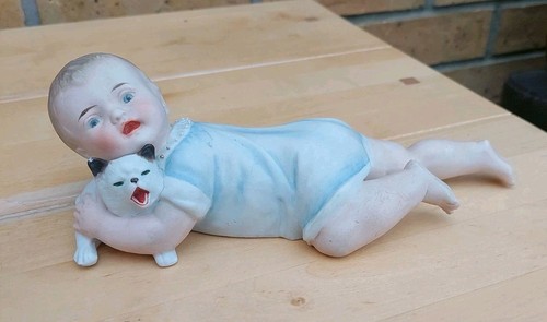 Vintage piano baby - vintage,