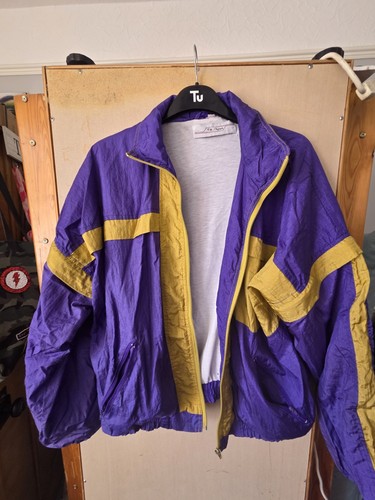 Retro vintage purple - /,