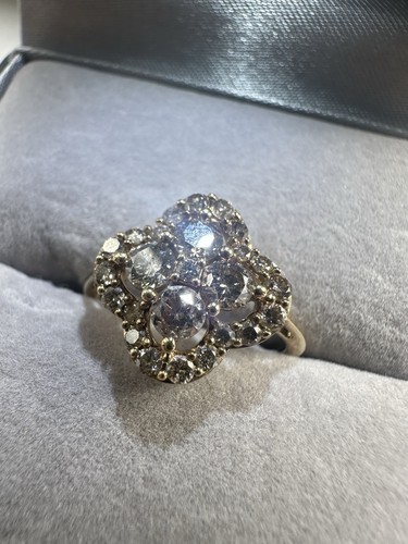 Yellow gold ring features - gold,