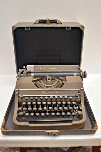 Underwood champion portable - champion,
