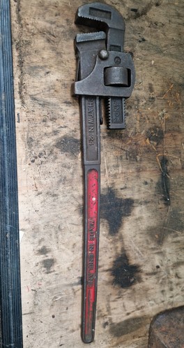 Chatwin inch pipe - inch, wrench
