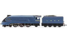 New hornby r3395tts lner - r3395tts, a4