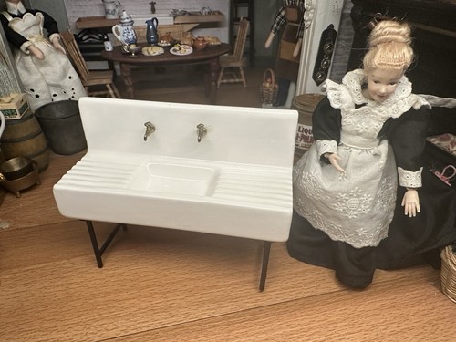 Dolls house farmhouse - dolls,