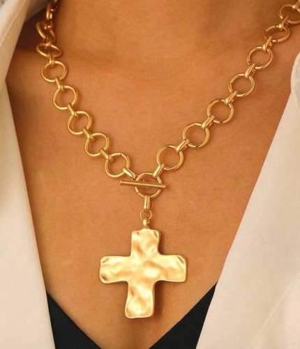Gold tone chunky cross - gold,