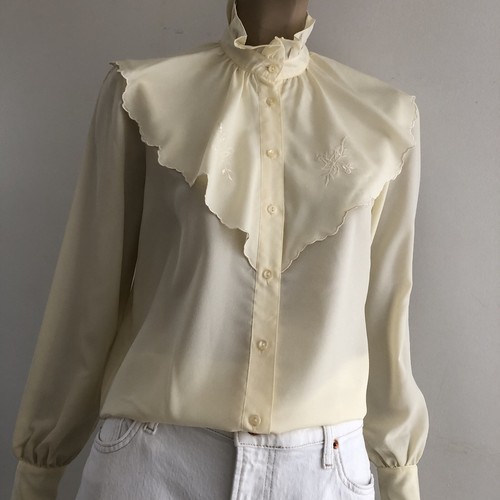 Vintage pale yellow - pale,