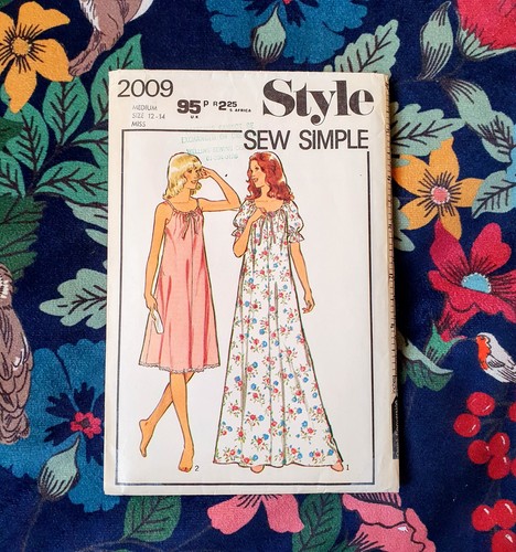Style sewing pattern 1977 - 1977,