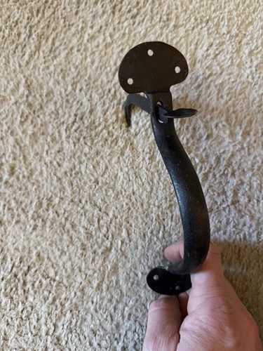 Cast iron thumb - thumb, latch